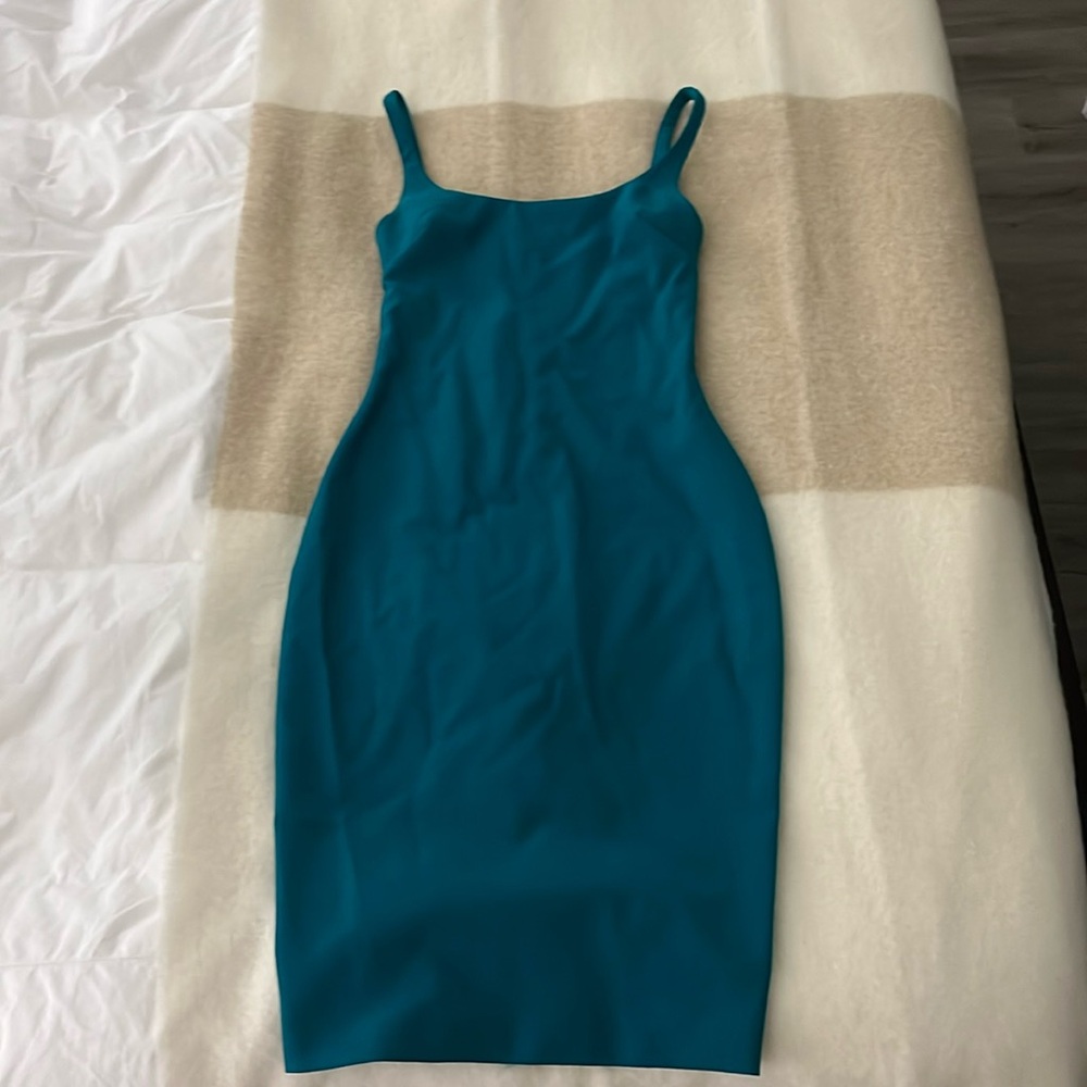Lively Size 0 turquoise bodycon cocktail dress